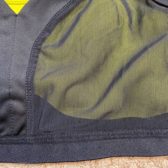 Fabletics Joliet High Impact Sports Bra Black and Yellow Size XL - Picture 14 of 14